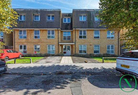 2 bedroom flat for sale