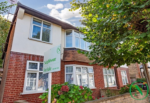 2 bedroom maisonette for sale