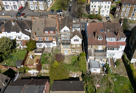 3 bedroom flat for sale