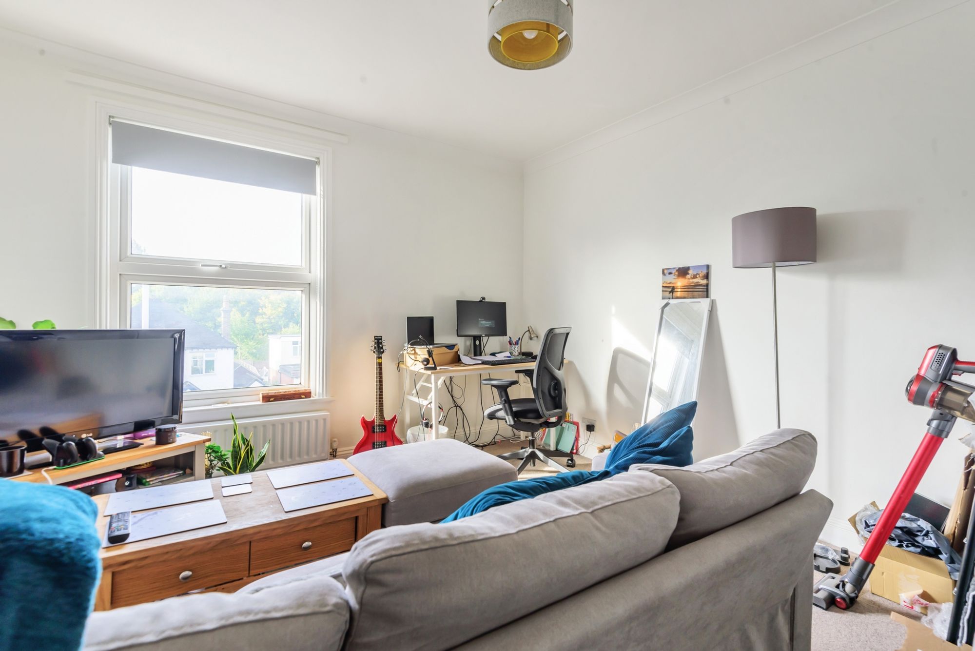 Secondary property image