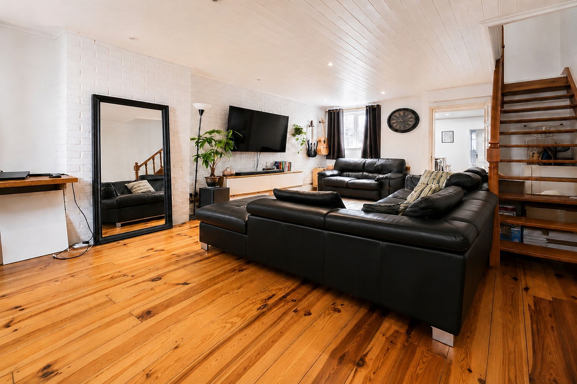 Secondary property image