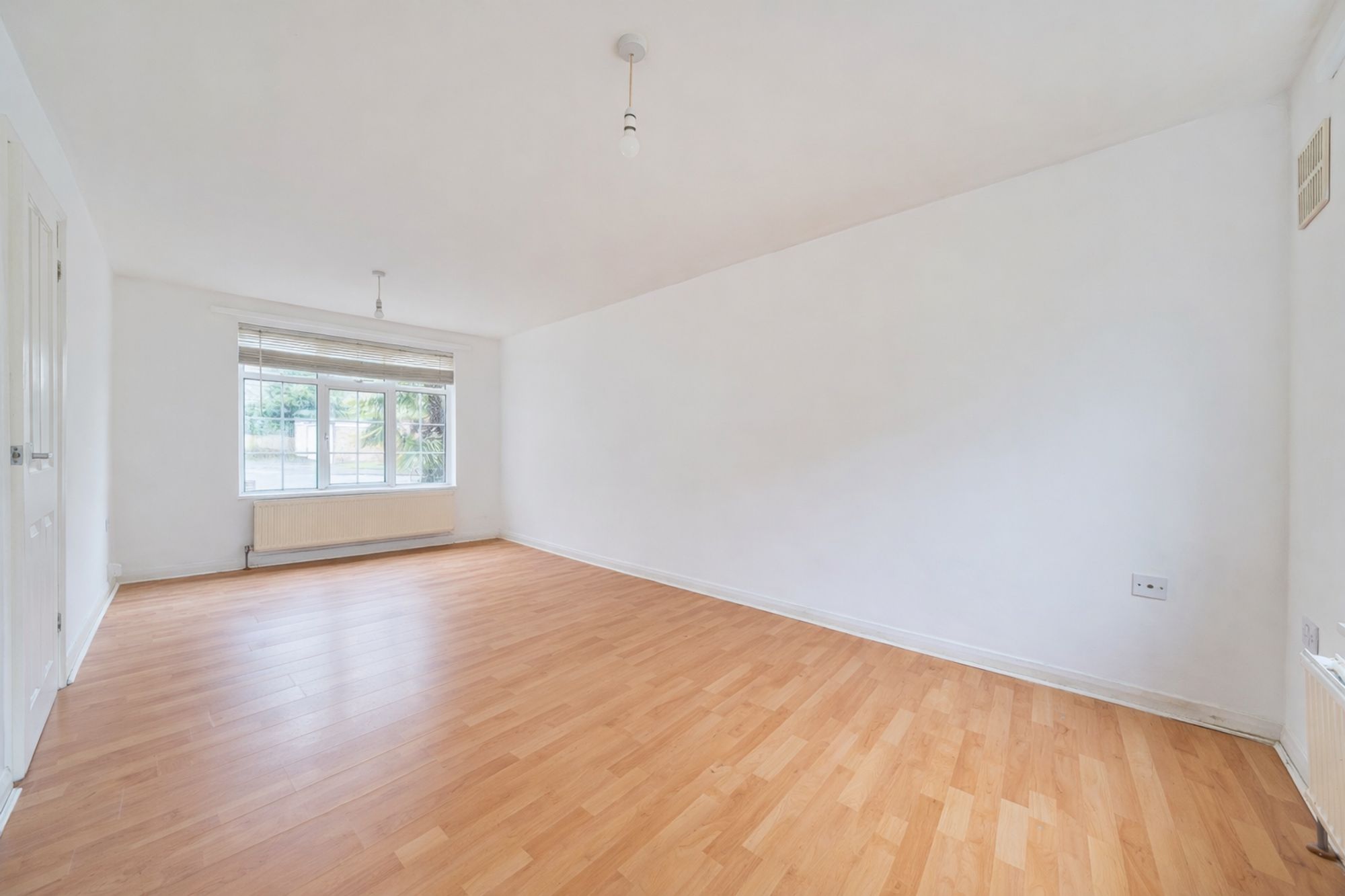 Secondary property image