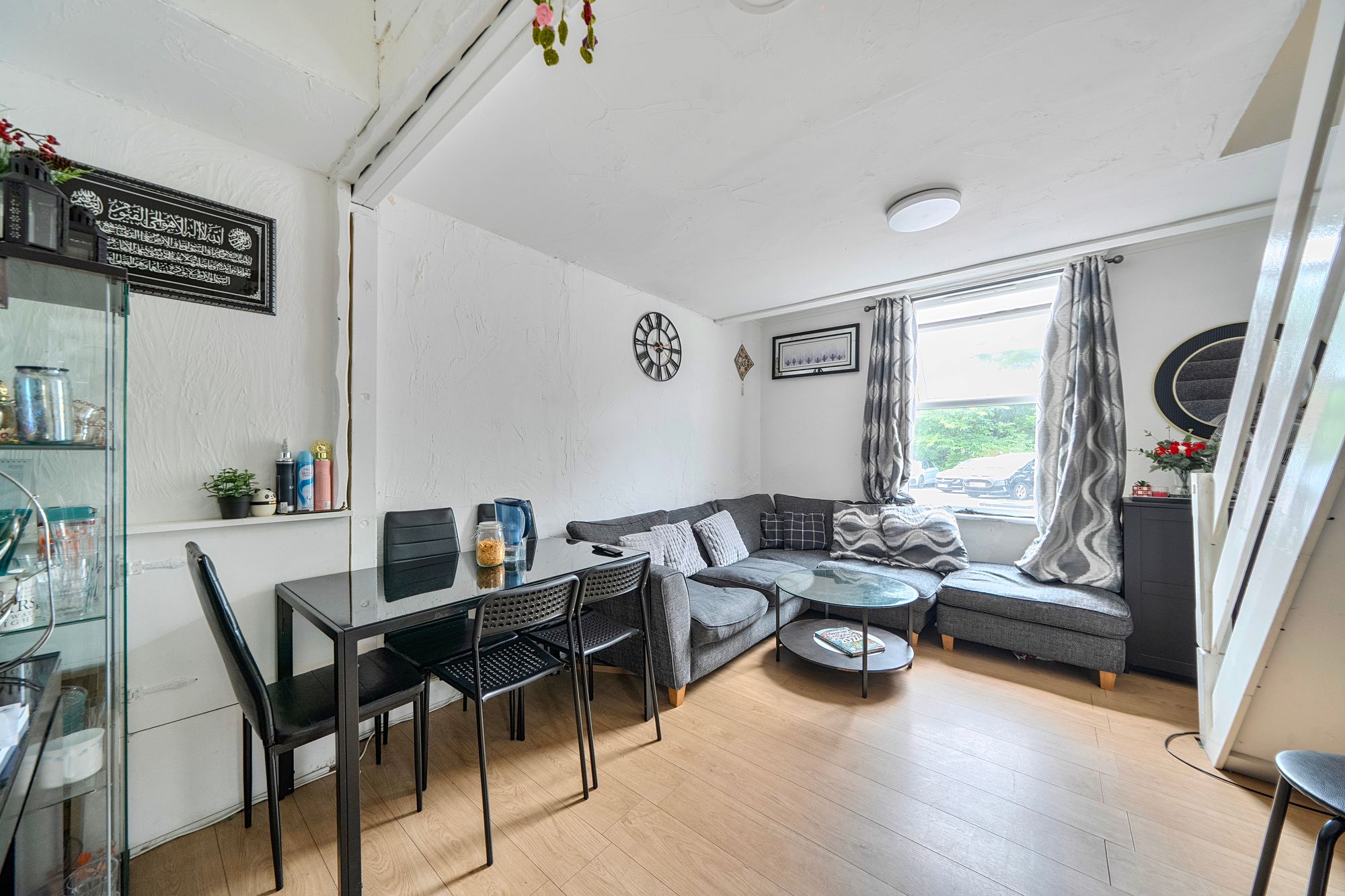 Secondary property image
