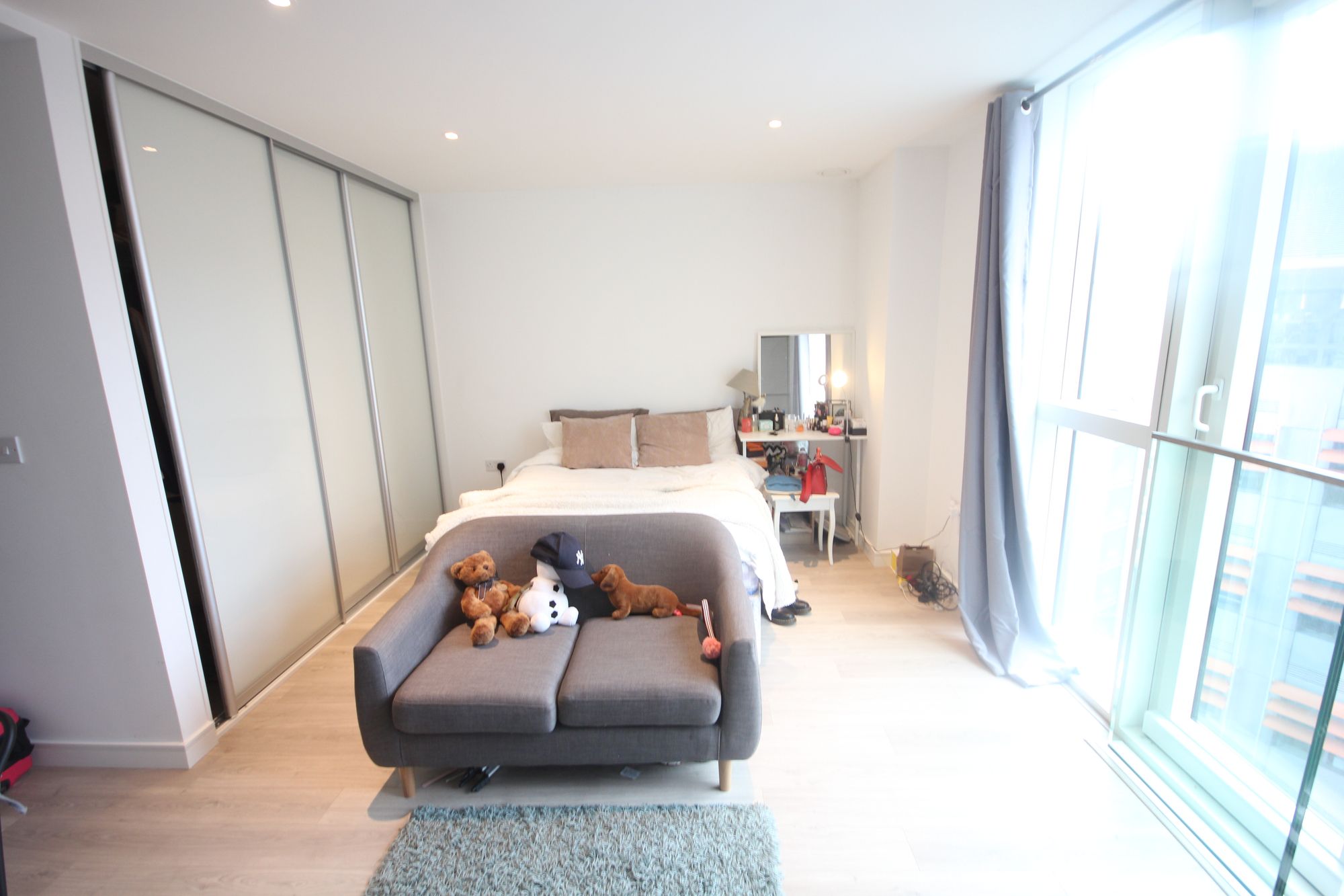 Secondary property image