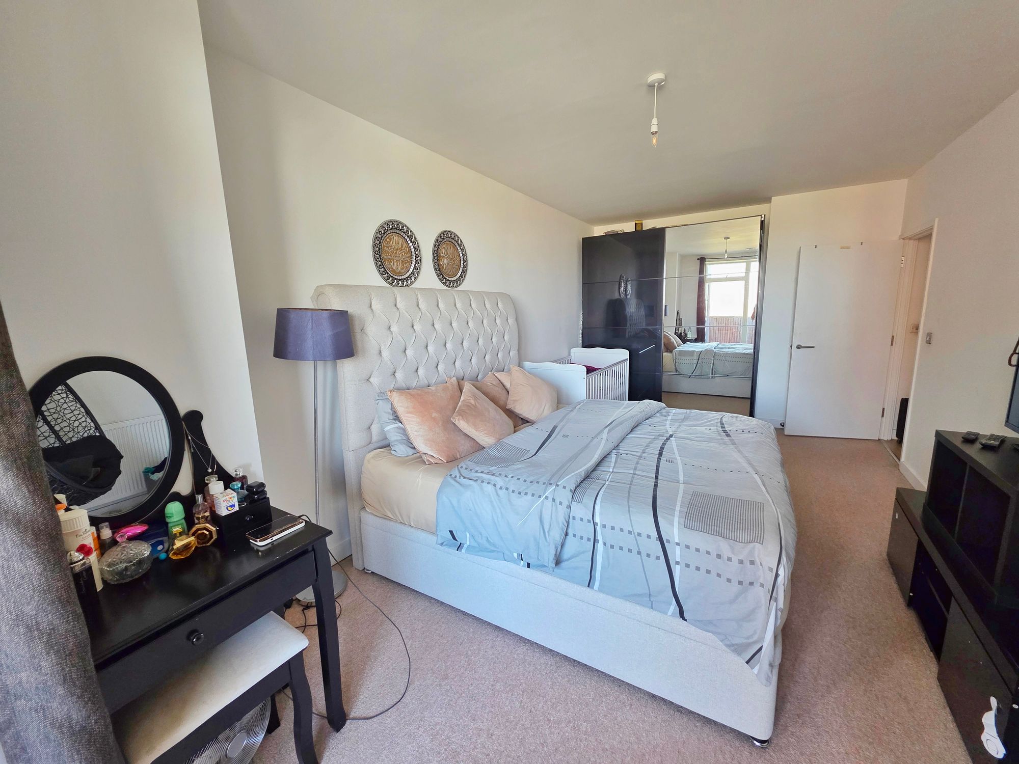 Secondary property image