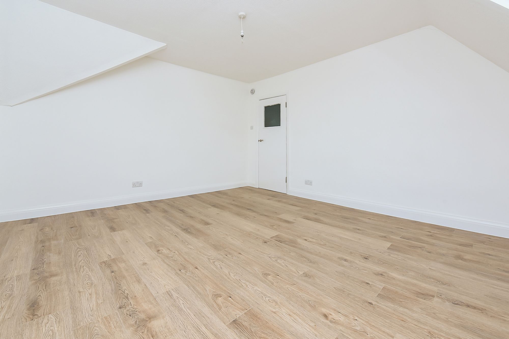 Secondary property image