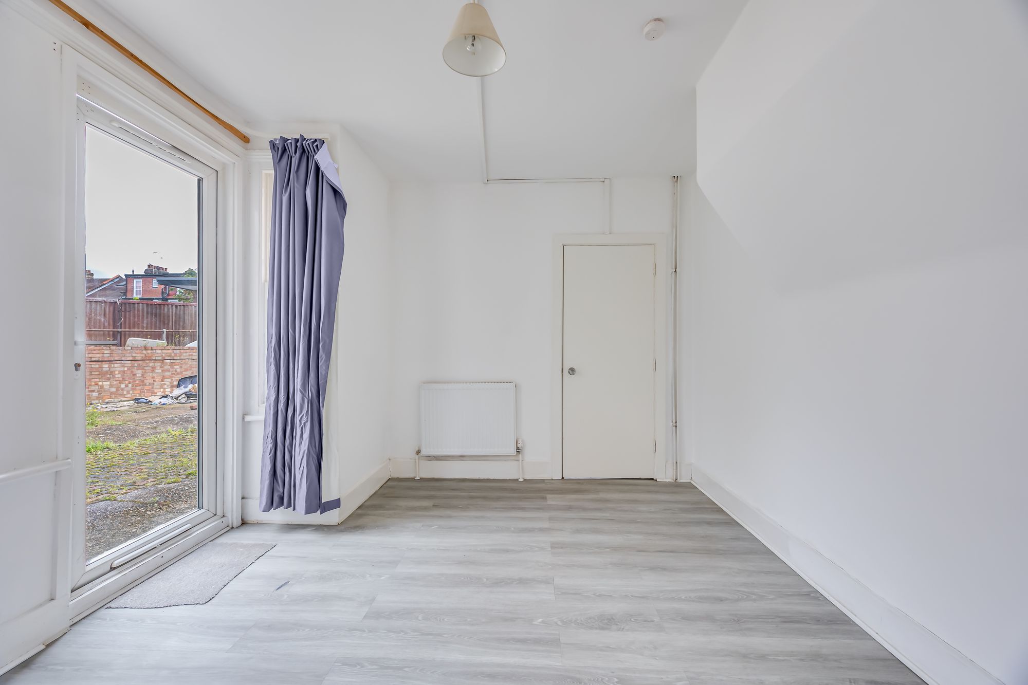 Secondary property image
