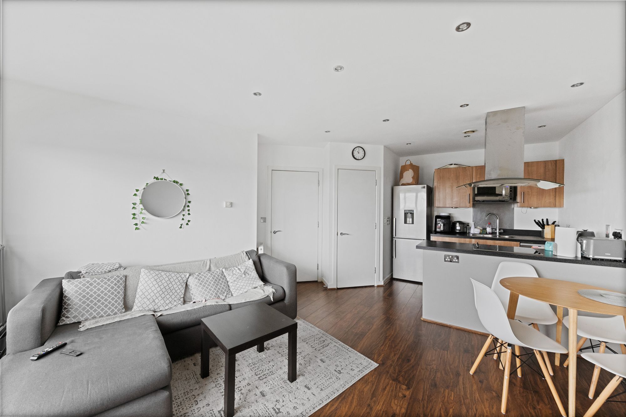 Secondary property image