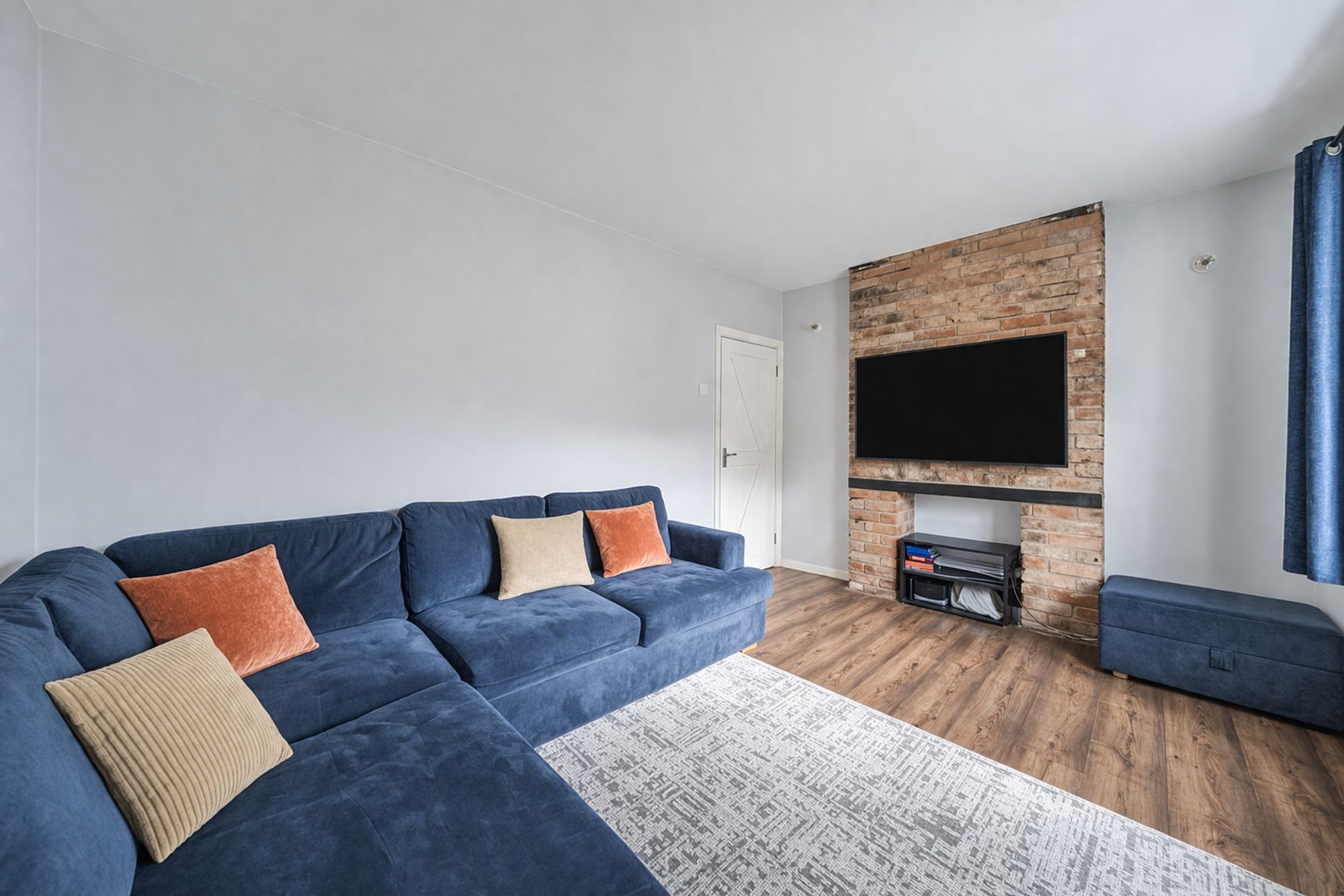 Secondary property image