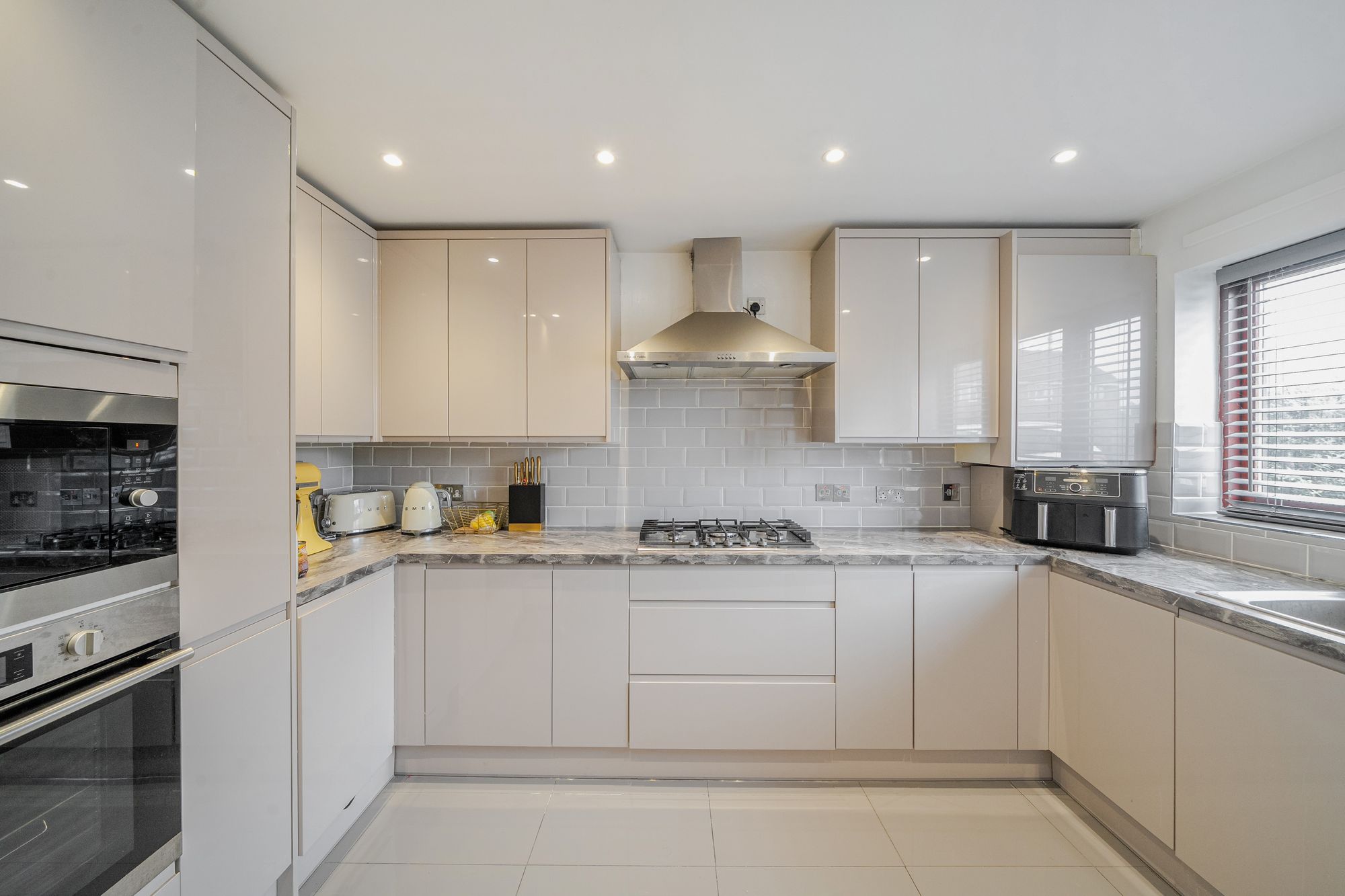 Secondary property image