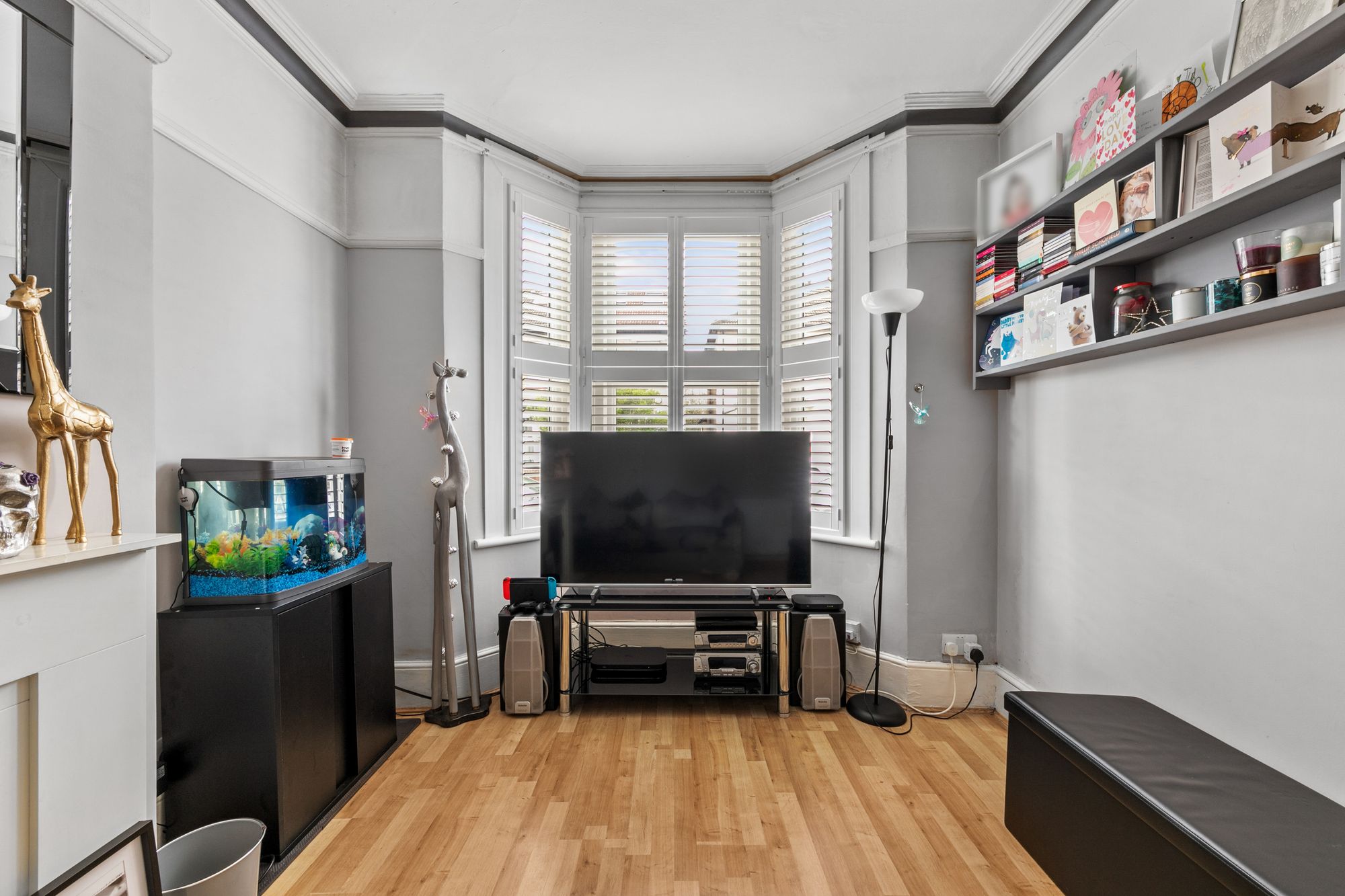 Secondary property image